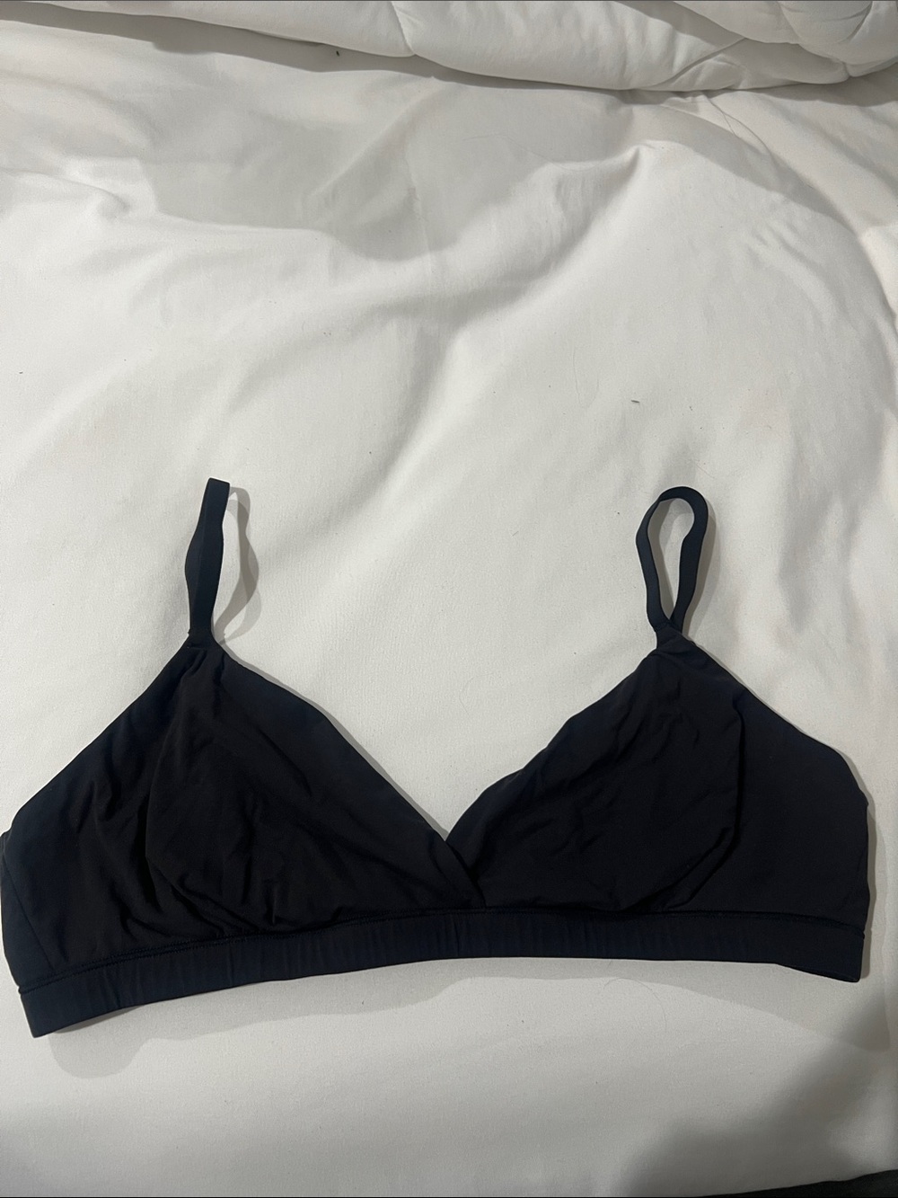 SKIMS Black Wireless Triangle Bralette - Minimal Seamless Support - Picture 2 of 5